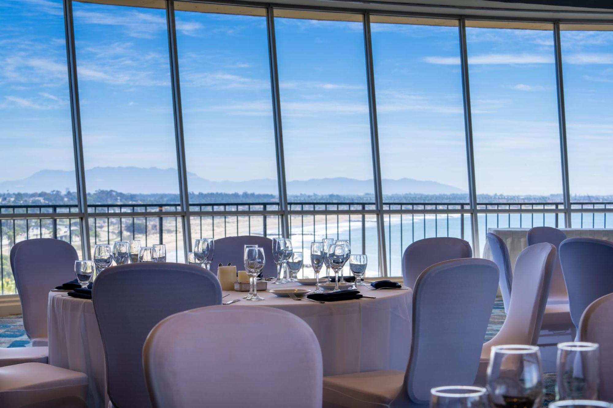Crowne Plaza Ventura Beach By Ihg Eksteriør billede