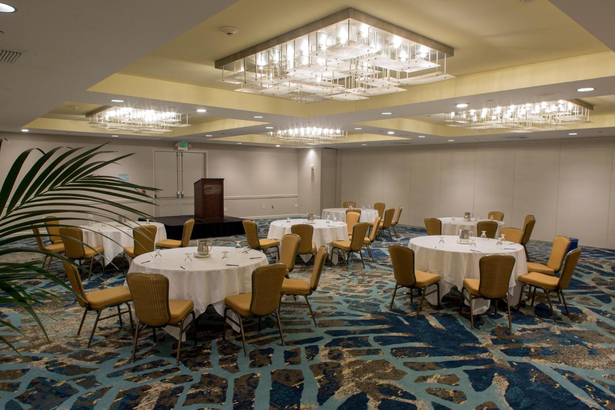 Crowne Plaza Ventura Beach By Ihg Eksteriør billede